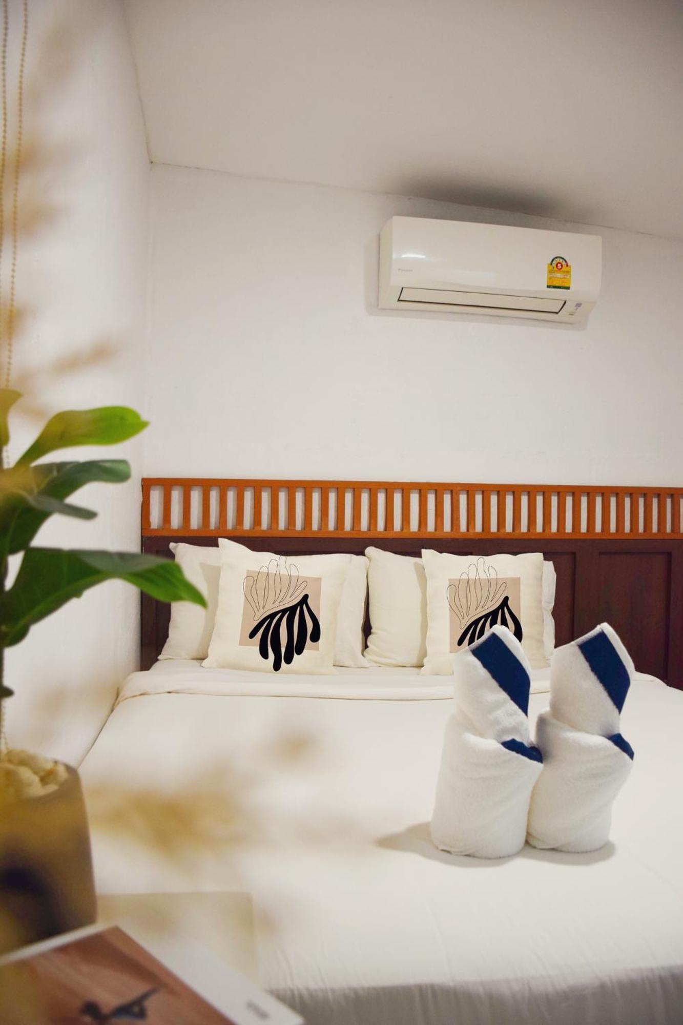 Hostel Costa Bed HHQ Zewnętrze zdjęcie